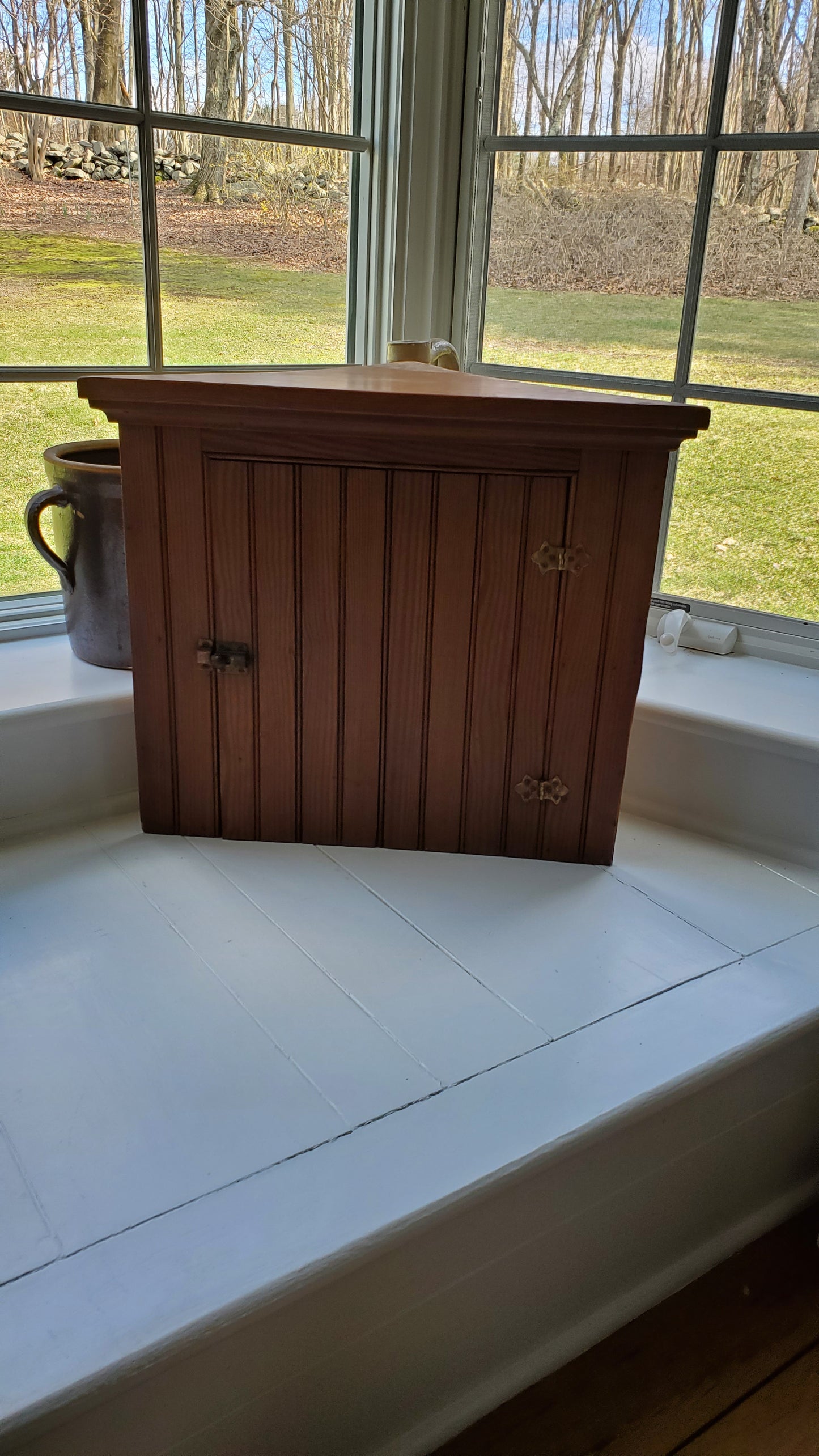 Small Hanging Corner Cupboard