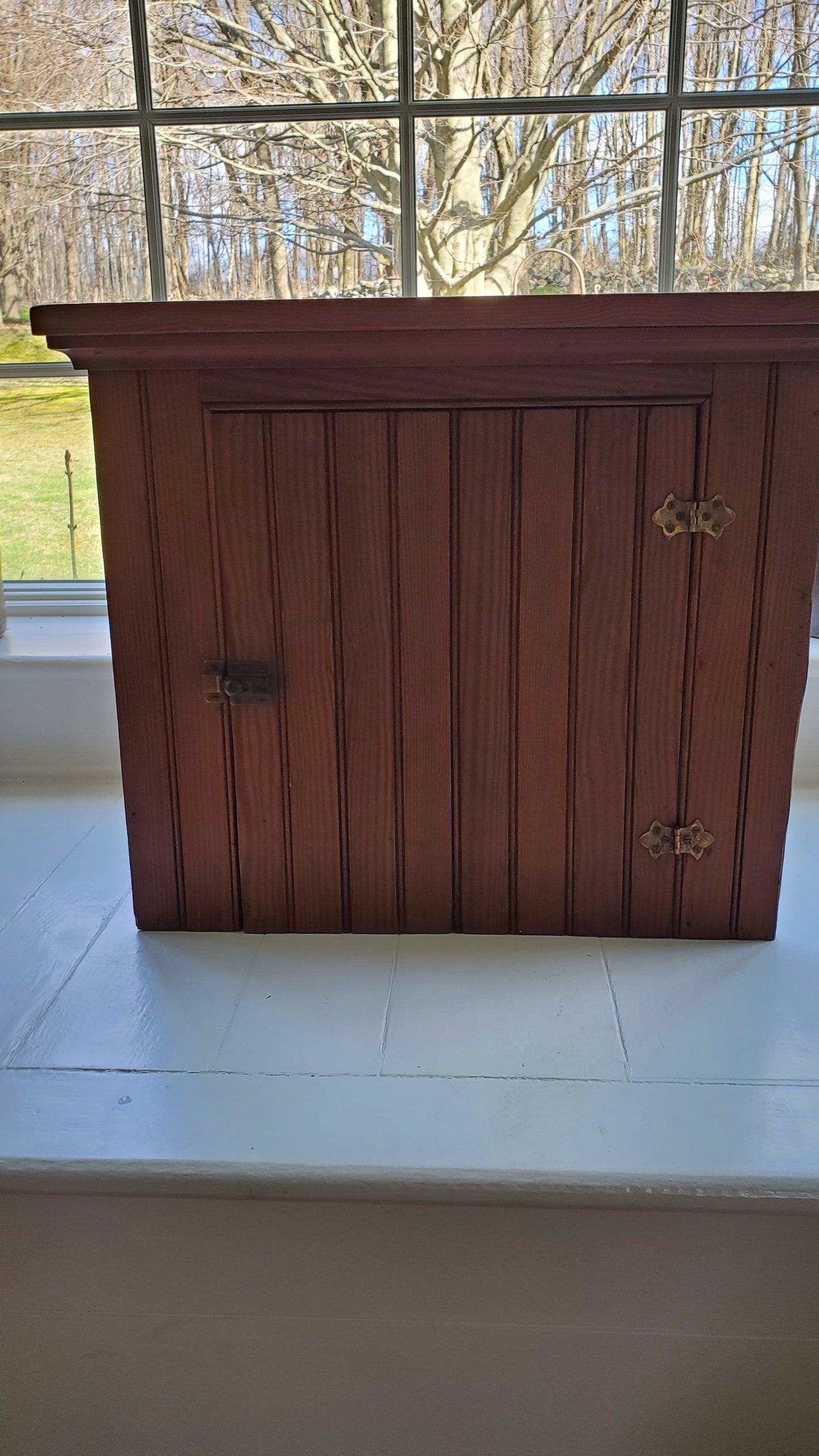 Small Hanging Corner Cupboard